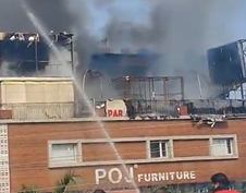 Bhubaneshwar Bar Fire: Blaze Erupts in Satya Vihar, No Casualties Reported (Watch Video) | Bhubaneshwar Bar Fire: Blaze Erupts in Satya Vihar, No Casualties Reported (Watch Video) Bhubaneshwar Bar Fire: Blaze Erupts in Satya Vihar, No Casualties Reported (Watch Video) | Bhubaneshwar Bar Fire: Blaze Erupts in Satya Vihar, No Casualties Reported (Watch Video)