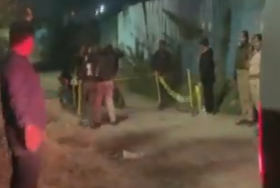 Pune Crime: Youth Killed After Being Hit with Stone by Bike-Borne Assailants in Fursungi (VIDEO) | Pune Crime: Youth Killed After Being Hit with Stone by Bike-Borne Assailants in Fursungi (VIDEO) Pune Crime: Youth Killed After Being Hit with Stone by Bike-Borne Assailants in Fursungi (VIDEO) | Pune Crime: Youth Killed After Being Hit with Stone by Bike-Borne Assailants in Fursungi (VIDEO)