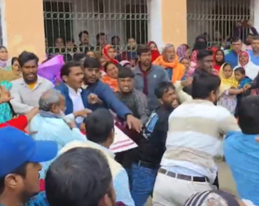 Malda SIR Notices Trigger Chaos as Residents Rush Schools, Assaults Reported (Watch Video) | Malda SIR Notices Trigger Chaos as Residents Rush Schools, Assaults Reported (Watch Video) Malda SIR Notices Trigger Chaos as Residents Rush Schools, Assaults Reported (Watch Video) | Malda SIR Notices Trigger Chaos as Residents Rush Schools, Assaults Reported (Watch Video)