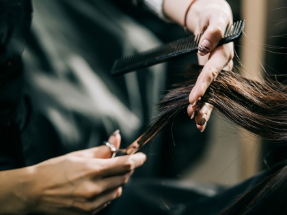Two hair stylist in America likely to have infected 140 persons to coronavirus | Two hair stylist in America likely to have infected 140 persons to coronavirus