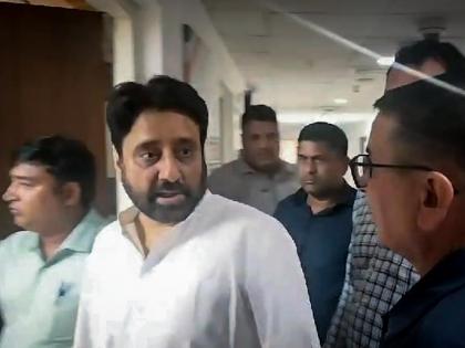 Delhi Police Seize AAP MLA Amanatullah Khan's Son's Motorcycle for Using Modified Silencer (Watch Video) | Delhi Police Seize AAP MLA Amanatullah Khan's Son's Motorcycle for Using Modified Silencer (Watch Video)