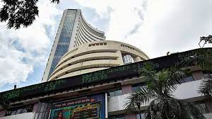 Sensex crashes by 1,000 points, Banking Stocks Take a Beating | Sensex crashes by 1,000 points, Banking Stocks Take a Beating