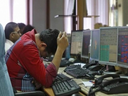 Indian Stock Market Plunges on Negative Global Cues; Investors Lose Rs 2 Lakh Crore in 15 Minutes | Indian Stock Market Plunges on Negative Global Cues; Investors Lose Rs 2 Lakh Crore in 15 Minutes