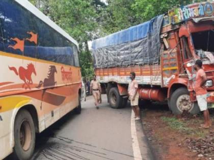Accident on Mumbai-Goa highway causes traffic standstill, injuries reported | Accident on Mumbai-Goa highway causes traffic standstill, injuries reported