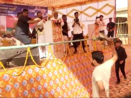 Watch: Shoe Thrown at RSSP Leader Swami Prasad Maurya in Agra by Unidentified Person | Watch: Shoe Thrown at RSSP Leader Swami Prasad Maurya in Agra by Unidentified Person