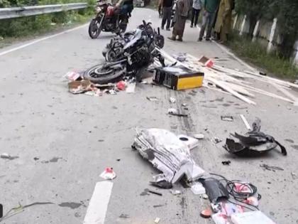 Jammu and Kashmir Road Accident: Four Seriously Injured as Two Bikes Collide in Shopian | Jammu and Kashmir Road Accident: Four Seriously Injured as Two Bikes Collide in Shopian Jammu and Kashmir Road Accident: Four Seriously Injured as Two Bikes Collide in Shopian | Jammu and Kashmir Road Accident: Four Seriously Injured as Two Bikes Collide in Shopian