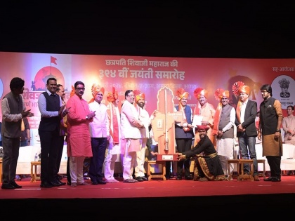 Shiv Jayanti Celebrations: 'Dandpatta' Declared as State Weapon of Maharashtra at Agra Event | Shiv Jayanti Celebrations: 'Dandpatta' Declared as State Weapon of Maharashtra at Agra Event