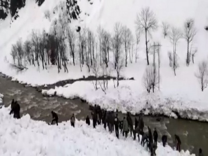 Avalanche Warning in Jammu and Kashmir: Snowstorm Expected in Next 24 Hours for Five Districts; NMDA Issues Preparation Tips | Avalanche Warning in Jammu and Kashmir: Snowstorm Expected in Next 24 Hours for Five Districts; NMDA Issues Preparation Tips