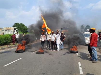 Maratha quota: Activists burn tyres on Solapur-Pune highway to protest police action in Jalna, two detained | Maratha quota: Activists burn tyres on Solapur-Pune highway to protest police action in Jalna, two detained