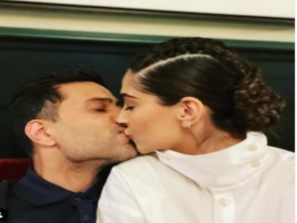 Sonam Kapoor and Anand Ahuja welcome 2021 with a steamy kiss | Sonam Kapoor and Anand Ahuja welcome 2021 with a steamy kiss