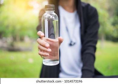 Reusable water bottles have 40,000 times more bacteria than a toilet seat reveals new study | Reusable water bottles have 40,000 times more bacteria than a toilet seat reveals new study