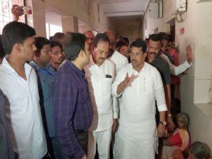 Vijay Wadettiwar slams administration over power outage at Amravati women's hospital | Vijay Wadettiwar slams administration over power outage at Amravati women's hospital