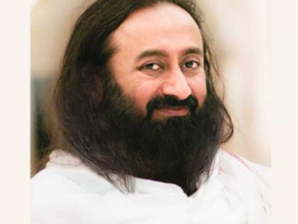 Chopper carrying Sri Sri Ravishankar makes emergency landing in Tamil Nadu | Chopper carrying Sri Sri Ravishankar makes emergency landing in Tamil Nadu