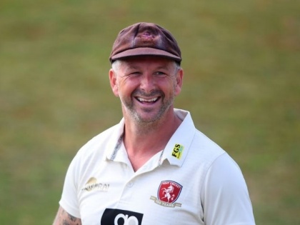 Darren Stevens extends his contract for a year with Kent | Darren Stevens extends his contract for a year with Kent