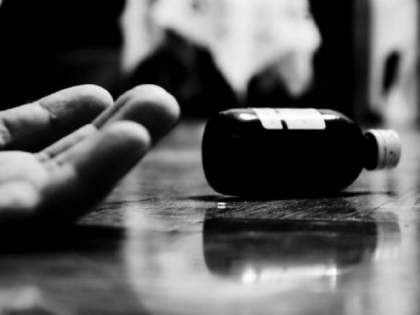 Beed: Farmer records video before committing suicide over unpaid dues | Beed: Farmer records video before committing suicide over unpaid dues