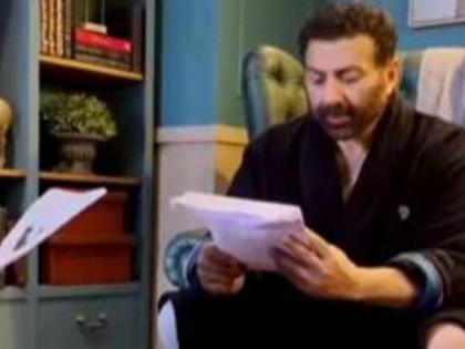 Sunny Deol gives a hilarious spin to his iconic dialogue, 'tarikh pe tarikh' after 28 years | Sunny Deol gives a hilarious spin to his iconic dialogue, 'tarikh pe tarikh' after 28 years