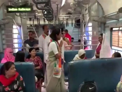 Supriya Sule Campaigns for Lok Sabha Election 2024 in Pune Local Train, Interacts With Commuters | Supriya Sule Campaigns for Lok Sabha Election 2024 in Pune Local Train, Interacts With Commuters