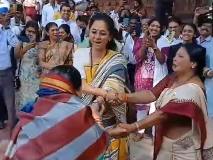 Savitribai Phule Jayanti 2025: Supriya Sule and Sushma Andhare Perform Traditional 'Phugadi' Dance in Pune