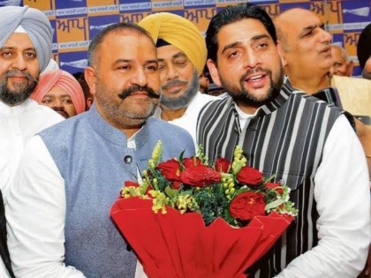 Blow to AAP in Punjab as Jalandhar MP Sushil Kumar Rinku Likely to Join BJP, Say Sources | Blow to AAP in Punjab as Jalandhar MP Sushil Kumar Rinku Likely to Join BJP, Say Sources