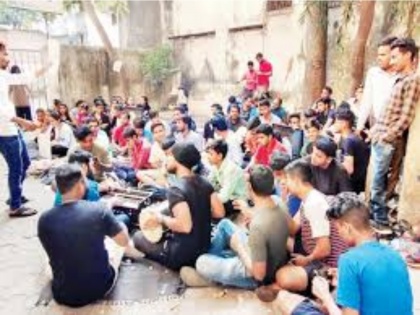Mumbai: 50 students from Worli hostel demand to be sent back home | Mumbai: 50 students from Worli hostel demand to be sent back home