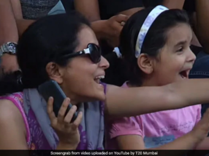 Viral Video! T20 Mumbai League cameraman and his daughter share sweet moment | Viral Video! T20 Mumbai League cameraman and his daughter share sweet moment