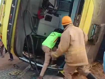 Tamil Nadu Bus Accident: One Killed, 35 Injured As Private Omni Bus Loses Control and Overturn in Tirunelveli | Tamil Nadu Bus Accident: One Killed, 35 Injured As Private Omni Bus Loses Control and Overturn in Tirunelveli