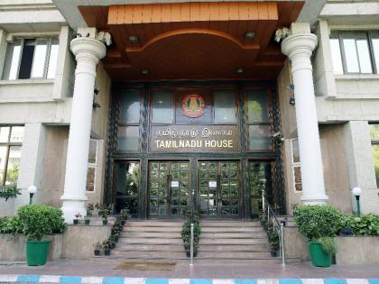 Tamil Nadu House in Delhi Receives Bomb Threat; Evacuated, Security Check Underway | Tamil Nadu House in Delhi Receives Bomb Threat; Evacuated, Security Check Underway Tamil Nadu House in Delhi Receives Bomb Threat; Evacuated, Security Check Underway | Tamil Nadu House in Delhi Receives Bomb Threat; Evacuated, Security Check Underway