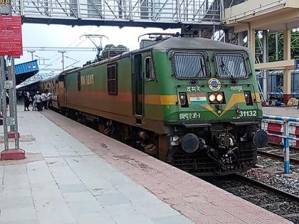 Thane: Nashik Man Loses Leg After Falling from Tapovan Express During Robbery Near Kalyan | Thane: Nashik Man Loses Leg After Falling from Tapovan Express During Robbery Near Kalyan
