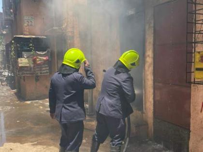 Thane: 150 residents rescued as fire engulfs building in Ashirwad society | Thane: 150 residents rescued as fire engulfs building in Ashirwad society