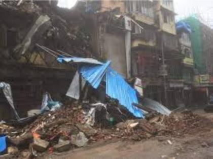 Portion of building collapses in Thane, no injuries reported | Portion of building collapses in Thane, no injuries reported