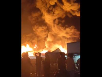 Thane: Fire Officer Injured After Massive Blaze Erupts at Chemical Godown Along Mumbai-Nashik Highway | Thane: Fire Officer Injured After Massive Blaze Erupts at Chemical Godown Along Mumbai-Nashik Highway