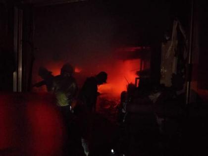 Thane: Fire breaks out at godown in Manpada, no one injured | Thane: Fire breaks out at godown in Manpada, no one injured