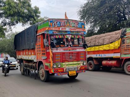 Thane: After Sunday Chaos on Ghodbunder Road, 1500 truckers fined for Defying Ban | Thane: After Sunday Chaos on Ghodbunder Road, 1500 truckers fined for Defying Ban Thane: After Sunday Chaos on Ghodbunder Road, 1500 truckers fined for Defying Ban | Thane: After Sunday Chaos on Ghodbunder Road, 1500 truckers fined for Defying Ban