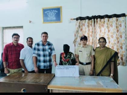 Thane: Kalyan GRP Arrests Repeat Offender After Rs. 91,854 Gold Necklace Theft on Local Train | Thane: Kalyan GRP Arrests Repeat Offender After Rs. 91,854 Gold Necklace Theft on Local Train Thane: Kalyan GRP Arrests Repeat Offender After Rs. 91,854 Gold Necklace Theft on Local Train | Thane: Kalyan GRP Arrests Repeat Offender After Rs. 91,854 Gold Necklace Theft on Local Train