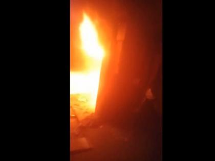 Thane: Fire Breaks Out at Residential Apartment in Mumbra | Thane: Fire Breaks Out at Residential Apartment in Mumbra