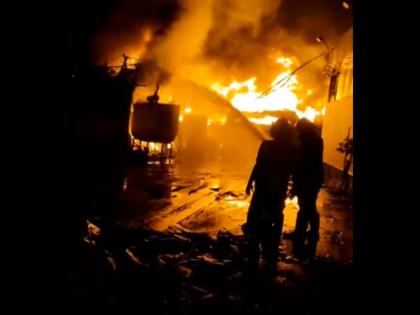 Thane Warehouse Fire: Blaze Guts Six Scrap Godowns in Diva (Watch Video) | Thane Warehouse Fire: Blaze Guts Six Scrap Godowns in Diva (Watch Video) Thane Warehouse Fire: Blaze Guts Six Scrap Godowns in Diva (Watch Video) | Thane Warehouse Fire: Blaze Guts Six Scrap Godowns in Diva (Watch Video)