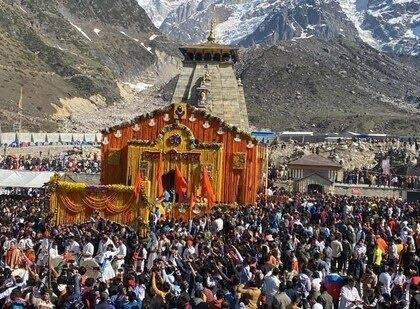 Char Dham Yatra: Uttarakhand Chief Secretary Prioritizes Pilgrim Access, Extends VIP Darshan Ban | Char Dham Yatra: Uttarakhand Chief Secretary Prioritizes Pilgrim Access, Extends VIP Darshan Ban