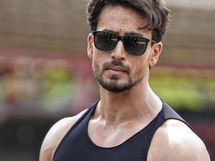 Tiger Shroff recreates his viral dialogue 'Choti Bachi ho kya' with the bachie gang Funcho | Tiger Shroff recreates his viral dialogue 'Choti Bachi ho kya' with the bachie gang Funcho