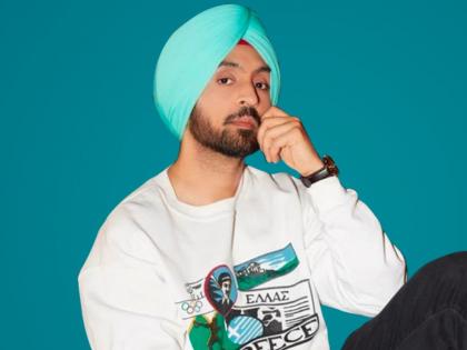 Diljit Dosanjh pays tribute to Sidhu Moose Wala at his Vancouver concert | Diljit Dosanjh pays tribute to Sidhu Moose Wala at his Vancouver concert Diljit Dosanjh pays tribute to Sidhu Moose Wala at his Vancouver concert | Diljit Dosanjh pays tribute to Sidhu Moose Wala at his Vancouver concert