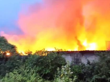 Tamil Nadu: Massive Fire Breaks Out at Iron Manufacturing Unit In Tiruvallur (Watch Video) | Tamil Nadu: Massive Fire Breaks Out at Iron Manufacturing Unit In Tiruvallur (Watch Video) Tamil Nadu: Massive Fire Breaks Out at Iron Manufacturing Unit In Tiruvallur (Watch Video) | Tamil Nadu: Massive Fire Breaks Out at Iron Manufacturing Unit In Tiruvallur (Watch Video)
