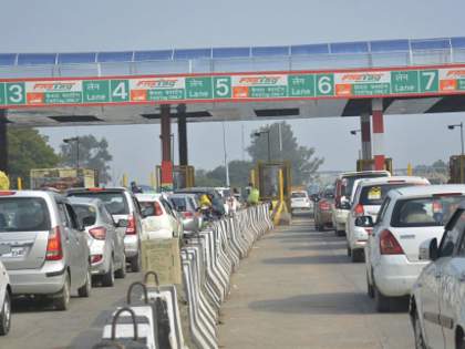 Mumbai: MNS stages protest against hike in toll charges at five entry points from October 1 | Mumbai: MNS stages protest against hike in toll charges at five entry points from October 1