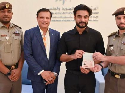 Malayalam actor Tovino Thomas receives UAE’s golden visa | Malayalam actor Tovino Thomas receives UAE’s golden visa