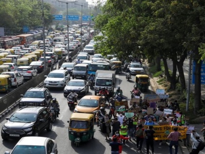 Gujarat govt says no fine for flouting traffic rules in Gujarat during Diwali | Gujarat govt says no fine for flouting traffic rules in Gujarat during Diwali