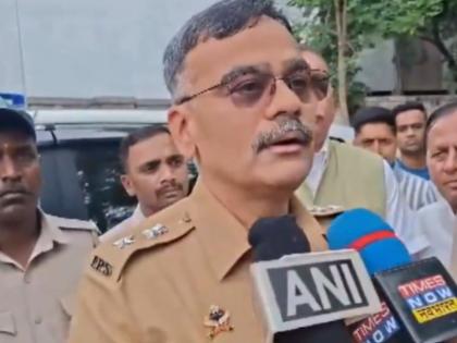 Satara Doctor Suicide Case: Prashant Bankar, Son of Victim's Landlord, Arrested | Satara Doctor Suicide Case: Prashant Bankar, Son of Victim's Landlord, Arrested Satara Doctor Suicide Case: Prashant Bankar, Son of Victim's Landlord, Arrested | Satara Doctor Suicide Case: Prashant Bankar, Son of Victim's Landlord, Arrested