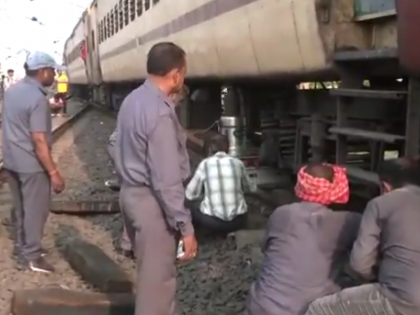 Maharashtra Train Derailment: Two Coaches of CSMT Shalimar Express Derail Near Kalamna Station in Nagpur (Watch Video)