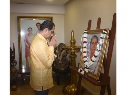 Uddhav Thackeray: Memorial of Annabhau Sathe to be built in Mumbai | Uddhav Thackeray: Memorial of Annabhau Sathe to be built in Mumbai