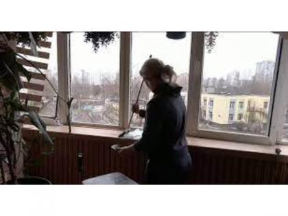 VIDEO! Ukrainian woman sings national anthem from her bombed apartment | VIDEO! Ukrainian woman sings national anthem from her bombed apartment