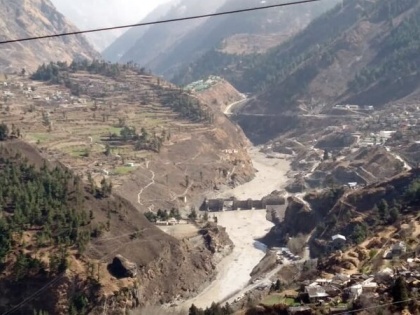 Uttarakhand placed under high alert after glacier burst, helplines numbers issued | Uttarakhand placed under high alert after glacier burst, helplines numbers issued