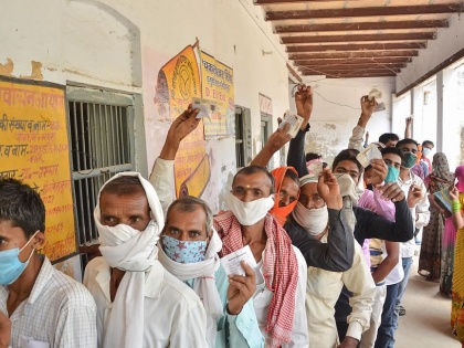 UP Assembly Elections 2022: Senior citizens above 80 years can cast votes through Postal ballots | UP Assembly Elections 2022: Senior citizens above 80 years can cast votes through Postal ballots
