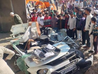 Saharanpur Accident: 7 Members of Family Killed As Dumper Overturns on Car in Uttar Pradesh (VIDEO) | Saharanpur Accident: 7 Members of Family Killed As Dumper Overturns on Car in Uttar Pradesh (VIDEO)